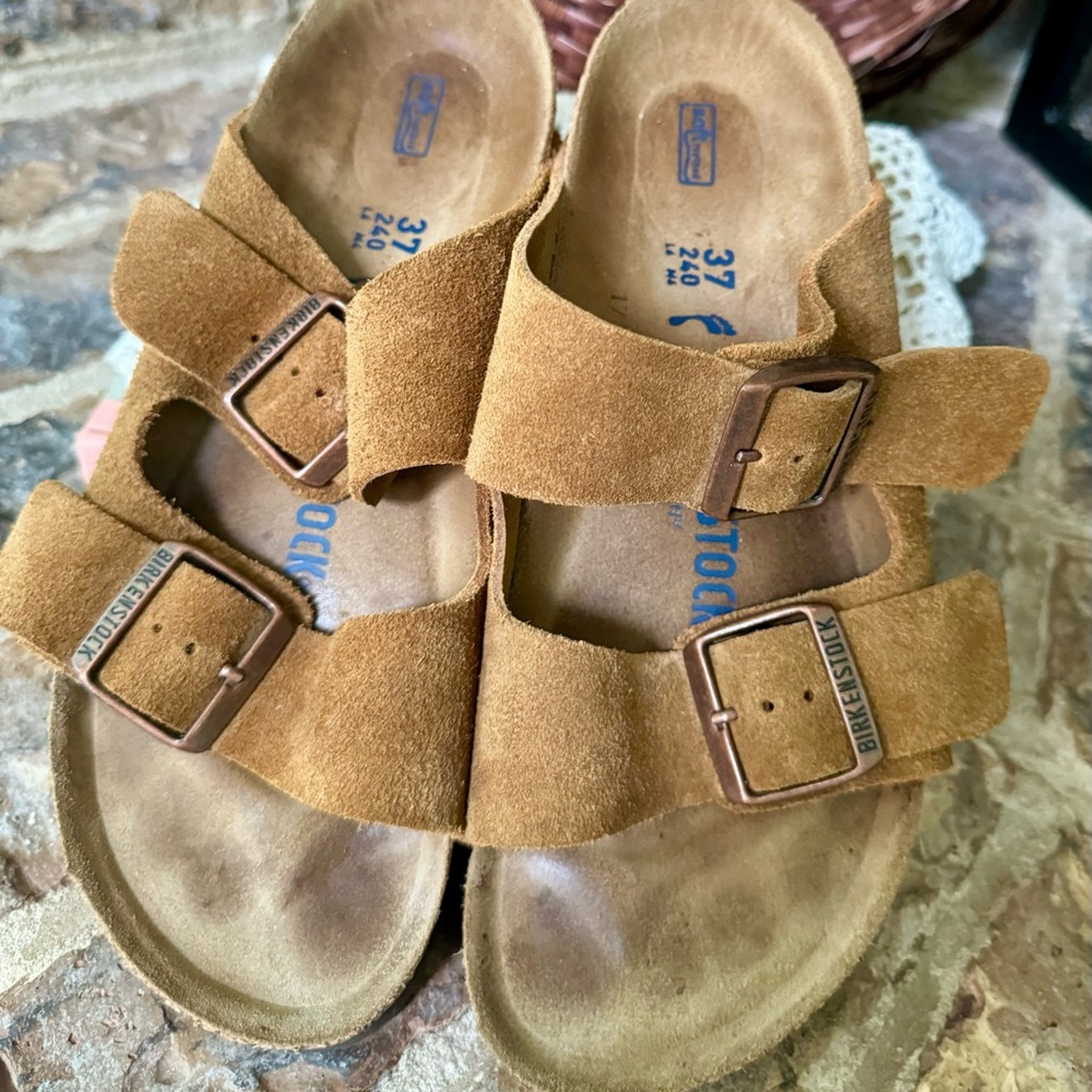 37 Narrow Birkenstock 2-strap sandal Arizona soft footbed in Mink